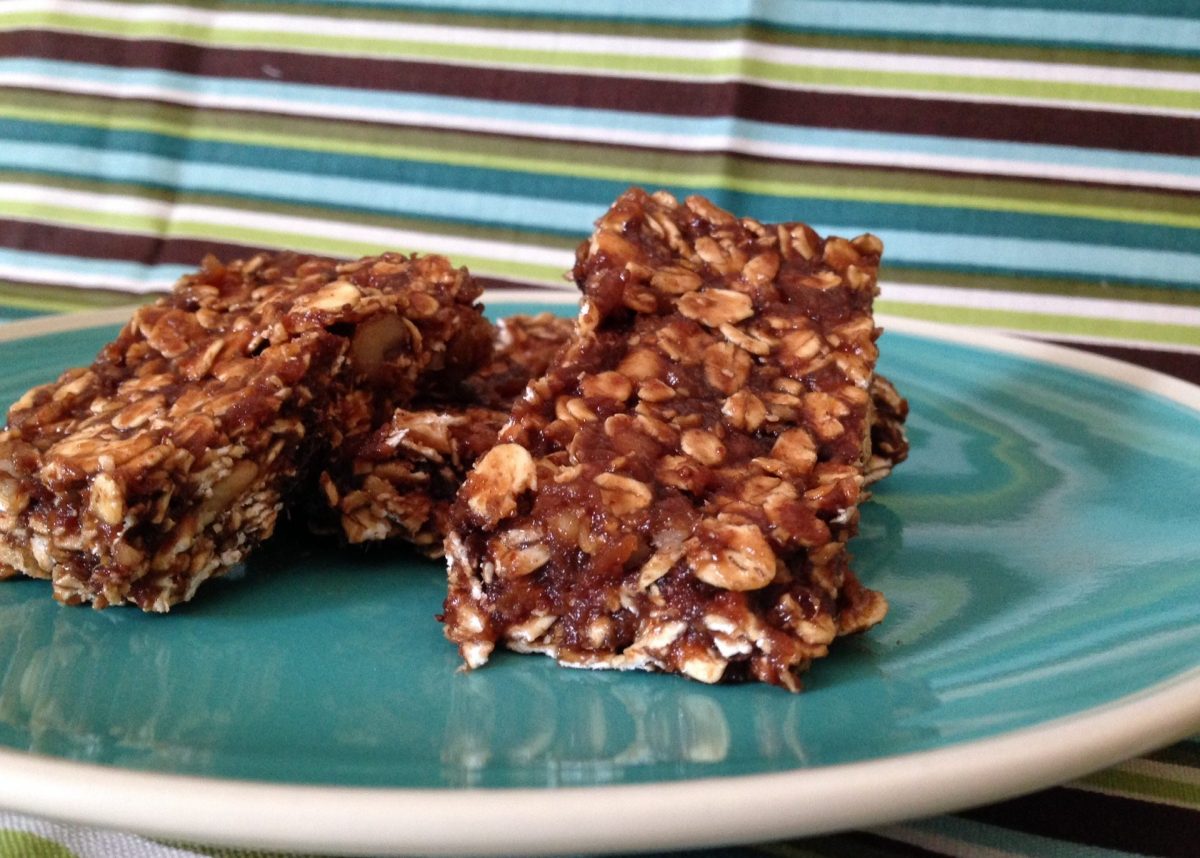 Sticky Almond Granola Bars Recipe